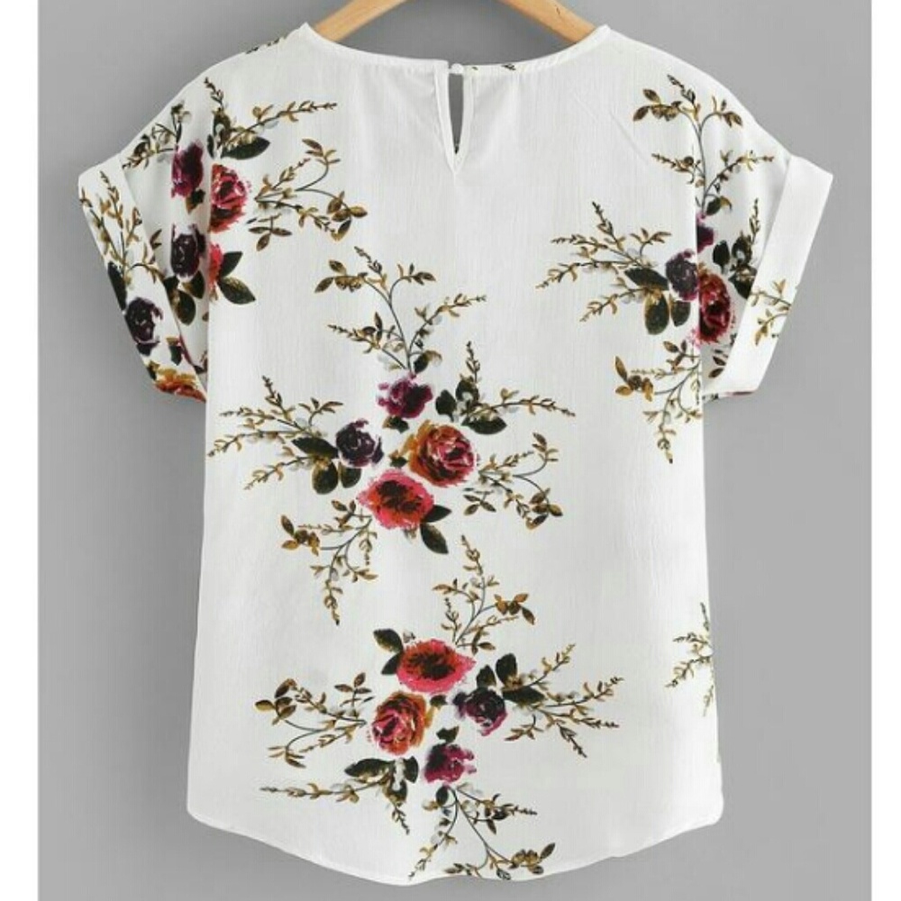 LAST ONE! Beautiful Floral Blouse - Picture 3 of 3